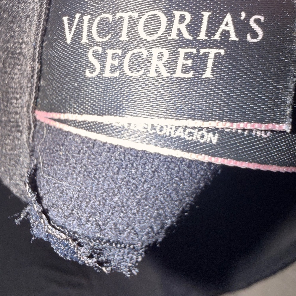 Victoria's Secret Black Lace Bra - Picture 5 of 5